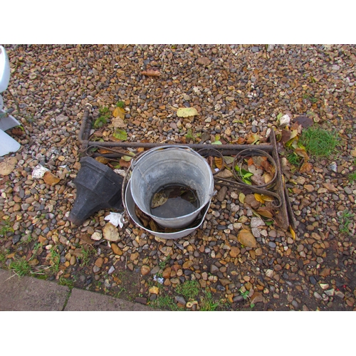 3228 - A galvanised bucket, aluminium pan, cast hopper and a pair of metal lamp brackets