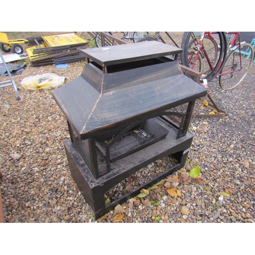 3252 - A metal fire pit