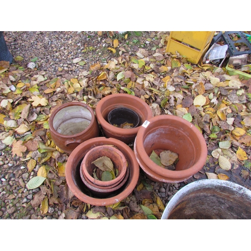 3269 - A quantity of terracotta pots