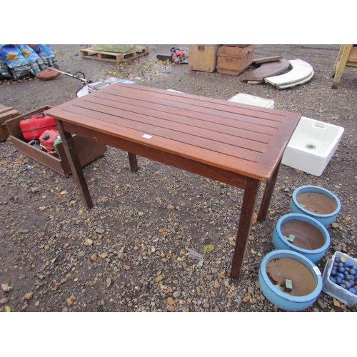 3292 - A wooden garden table