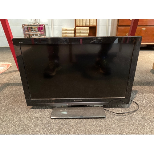 1155 - A Panasonic LCD TV model No TX-L24E3B no remote  (C)