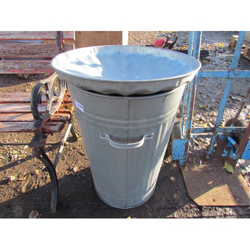 3344 - A galvanised dustbin