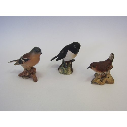 1029 - Three Beswick birds in matt - Wren, Chaffinch and Stonechat