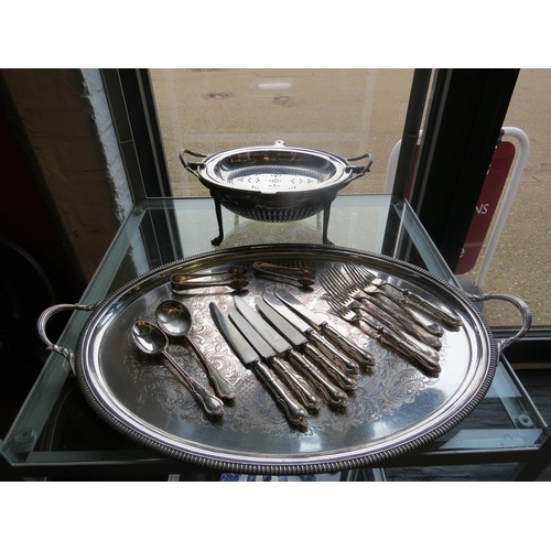 1036 - A silver plated food warmer, reeded domed lid, claw footed base, a small quantity of plated flatware... 