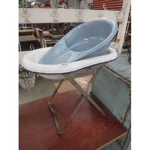 2020 - A French enamel baby bath/planter on folding metal stand and an enamel slipper pan       (R) £15