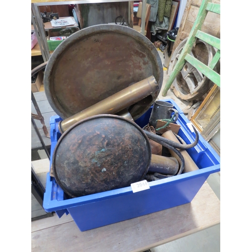 2044 - A box of mixed metalwares including brass shell cases and glue pot