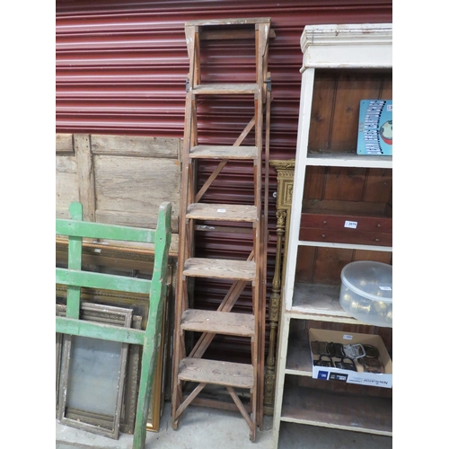 2075 - A set of vintage pine folding steps