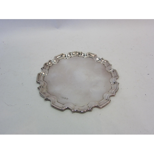 1365 - A Carr's of Sheffield Ltd silver card tray, piecrust edge, 15cm diameter, Sheffield 1994, 152g