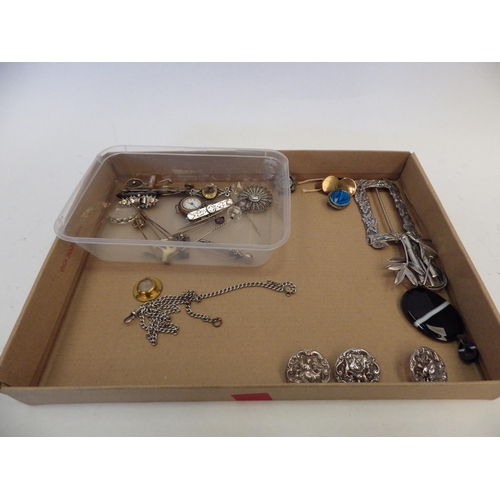 1432 - A mixed lot of mainly silver including brooches, buttons, hat pins, belt buckle etc