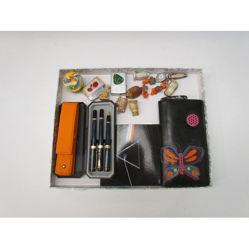 1483 - A tray containing miscellaneous pen set, purse, Pink Floyd CD. Wade figures, lighters, Worcester pat... 