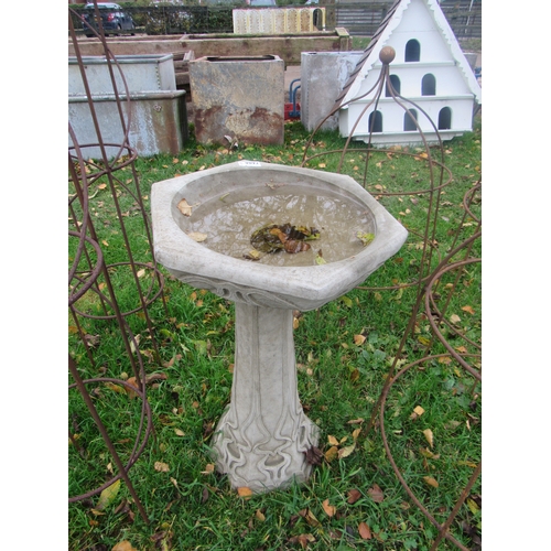 9092 - A composition Art Nouveau style birdbath, 24