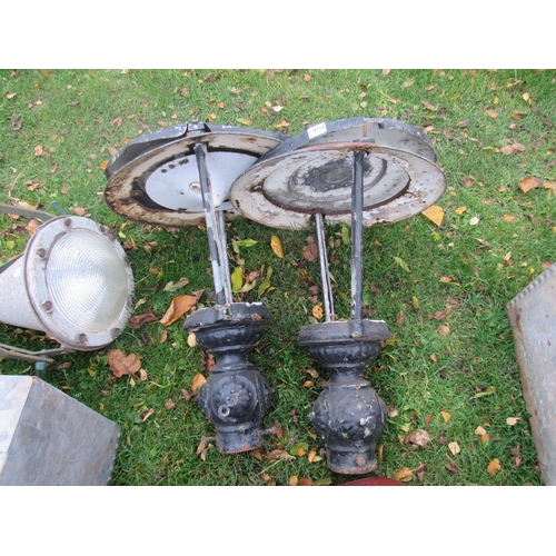 9116 - A pair of 19th Century cast iron lantern frames a/f    (R) £40