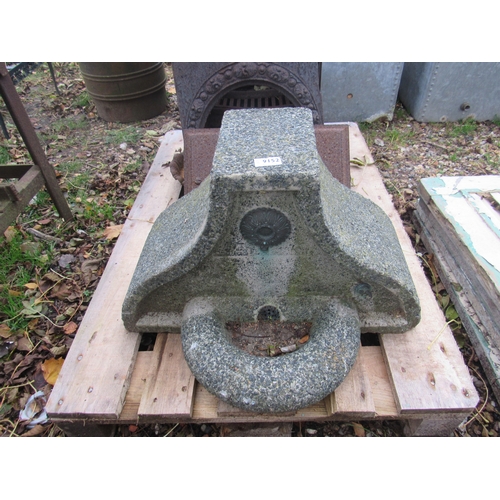 9152 - A stone shaped fountain top