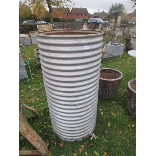 9172 - A corrugated water tank with tap, 48