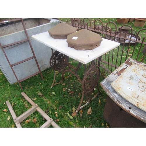 9182 - A cast iron Singer treadle base with marble top     (R) £40 Meadow