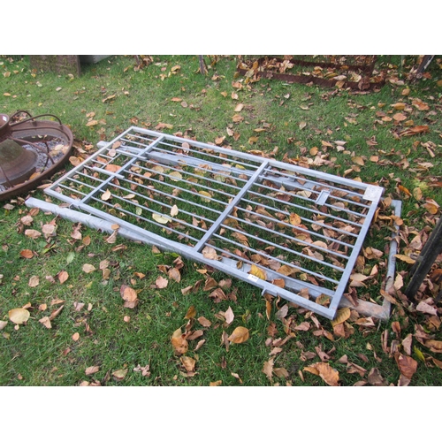 9197 - A galvanised dog pen front             (E) £5-10