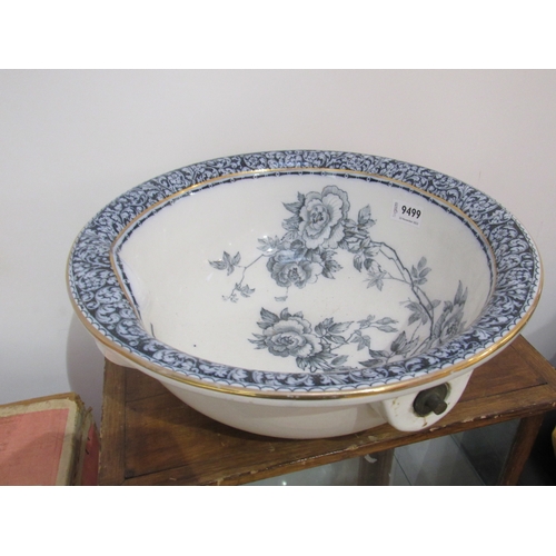 9499 - A decorative blue and white round ceramic basin, gilt highlights  (E)  £20-30