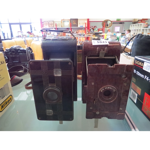 5043 - A Deco Jiffy Kodak bellow camera together with a brown Bakelite No.2 Hawkette (2)