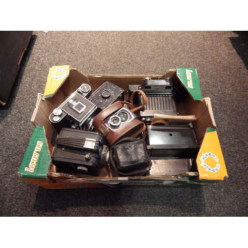 5083 - A collection of 7 vintage cameras including a Reflex Korelle, Zeiss Ikon Box Tengor & stereo cameras