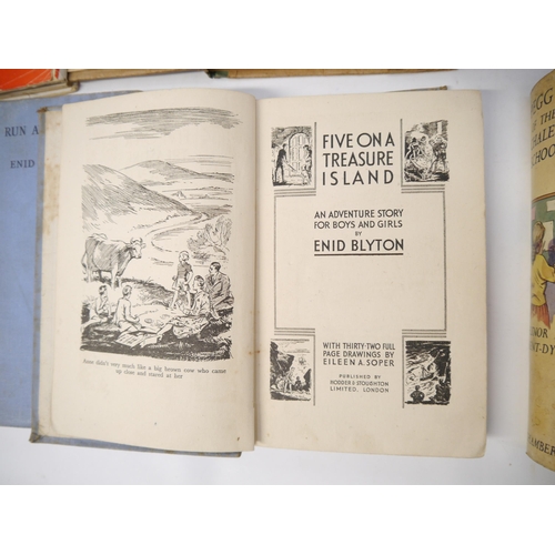 6045 - Nineteen assorted children's titles, many Enid Blyton, including: 'Five on a Treasure Island', L, Ho... 