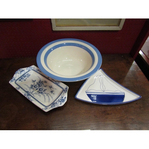 4060 - A T.G. Green Cornish Blue large bowl (32cm diameter), Alfred Meakin blue and white sandwich plate an... 