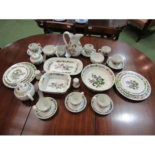 4104 - A quantity of Royal Worcester tea, coffee and dinner wares 