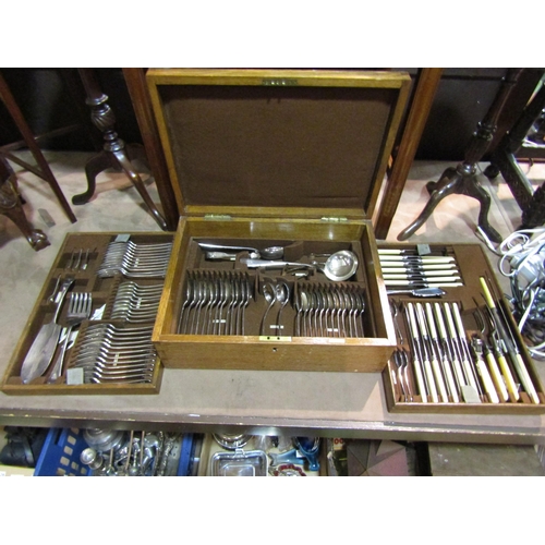 4224 - A oak cased Mappin & Webb canteen of cutlery