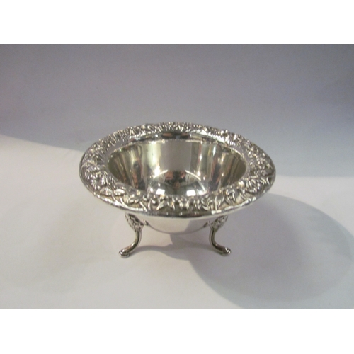 4372 - An S. Kirk & Son Inc. sterling silver footed bowl, foliate relief edge, 13cm diameter, 6.5cm high, 1... 