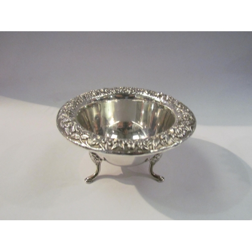 4372 - An S. Kirk & Son Inc. sterling silver footed bowl, foliate relief edge, 13cm diameter, 6.5cm high, 1... 