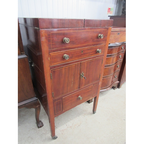 2159 - A Georgian mahogany Gentlemans wash stand with fold open top and pop up mirror