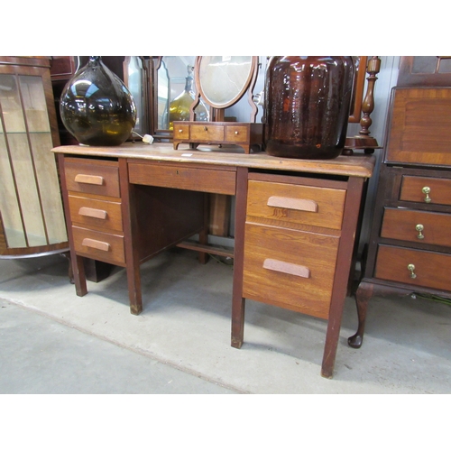 2262 - A 1950's oak teachers desk   (C)