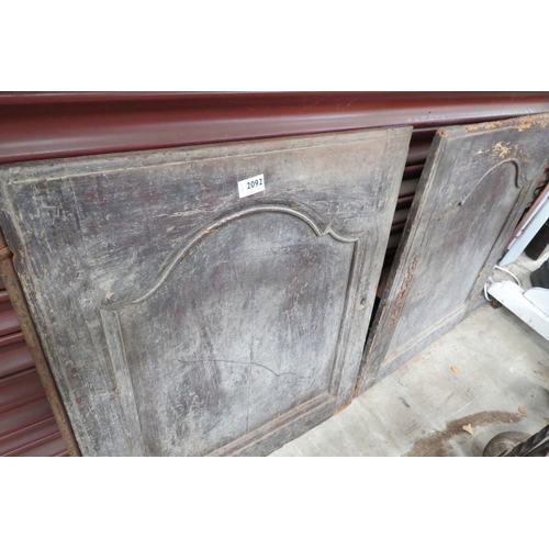 2092 - A pair of 18th Century French cupboard doors