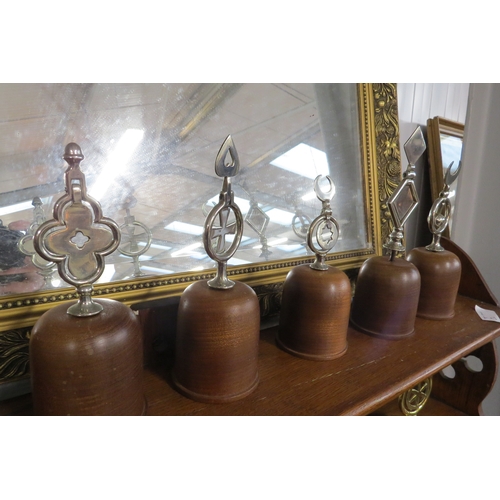 2137 - A selection of swingers in mahogany mounts (11)