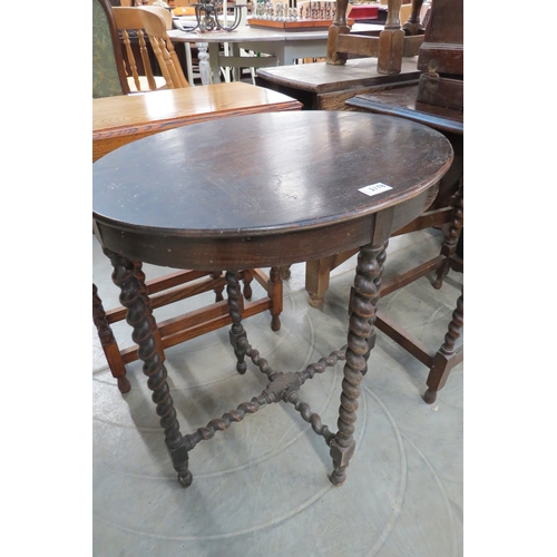 2178 - A 1930's oak oval barleytwist table