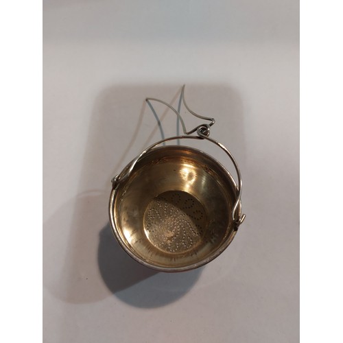 4329 - A French silver tea infuser, 19.2g   (R) £25