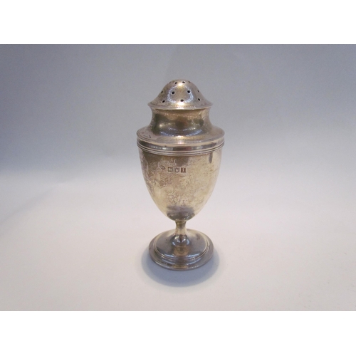 7459 - A William Comyns & Son silver sugar castor London 1904, 12.5cm tall. William Aitken silver shell for... 