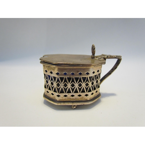 7467 - A silver mustard, pierced mustard, mustard without lid and two salts, various makers and dates, 241g... 