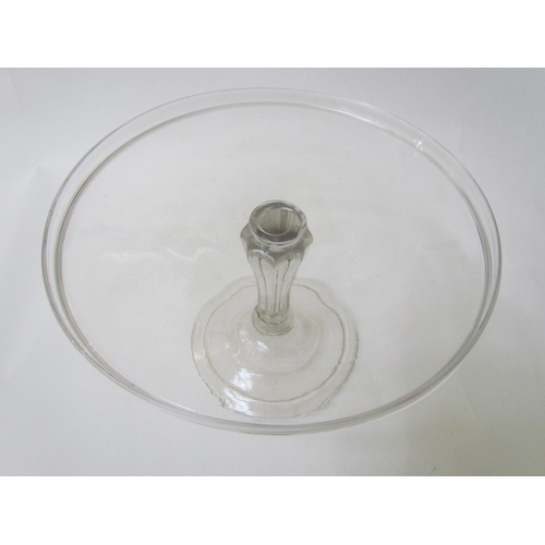 7486 - A Georgian clear glass footed tazza, fluted stem, 24cm diameter