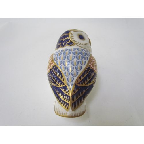 7497 - A Royal Crown Derby paperweight as an owl, gold stopper and a Royal Crown Derby paperweight as a Pen... 