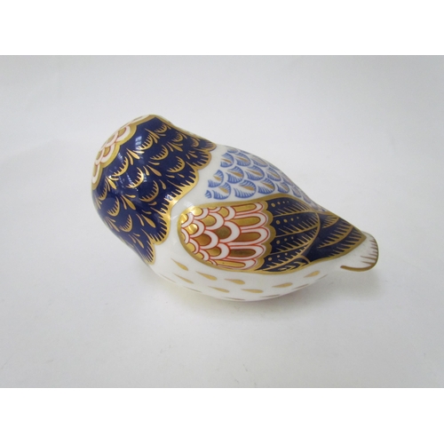 7497 - A Royal Crown Derby paperweight as an owl, gold stopper and a Royal Crown Derby paperweight as a Pen... 