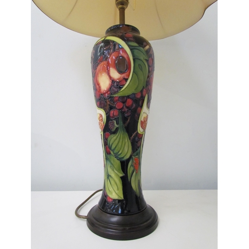 7545 - A Moorcroft lamp in the 