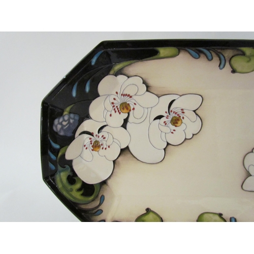 7573 - A Moorcroft Au Lait pattern tray, 20.5cm x 38.5cm