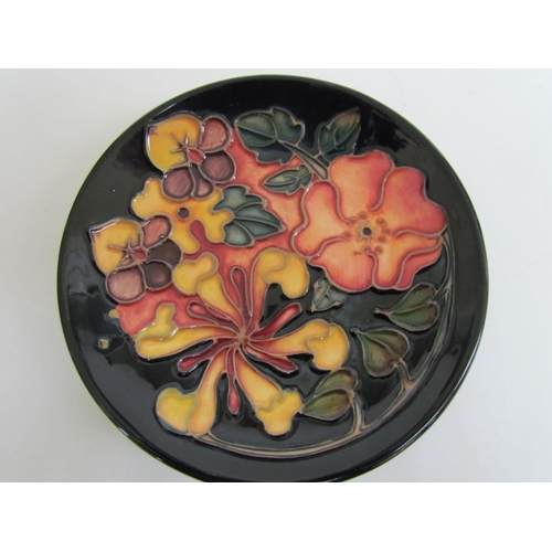 7577 - A Moorcroft Oberon Honeysuckle pattern pin dish, 12cm diameter