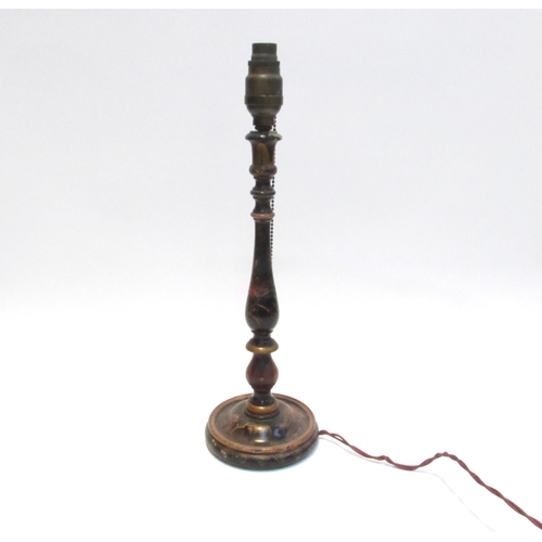 7068 - An Edwardian chinoiserie lacquered table lamp, 44cm tall