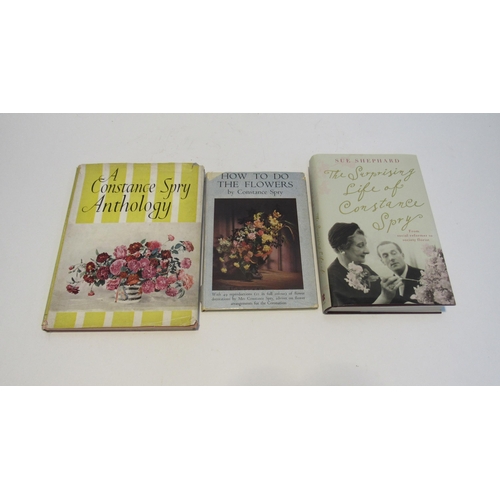 7101 - Constance Spry two volumes: 'How to do the flowers and a Constance Spry Anthology' (2)