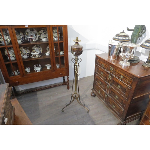 7784 - A Victorian floor standing oil lamp converted to electric, copper and brass lamp top, or copper and ... 