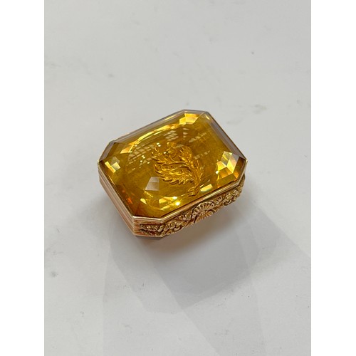 7270 - A citrine and yellow metal vinaigrette, 3cm diameter