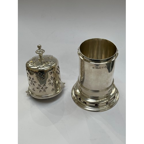 7289 - A William Comyns & Sons Ltd silver Sugar Caster, London 1935. 18cm tall, 351g