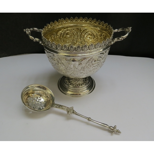 7393 - A Mappin & Webb silver Strawberry Set, London 1896, 226g, cased