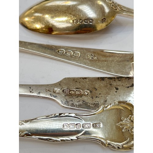 7333 - Three silver serving spoons together with a silver dessert spoon. Various makers and dates, 285g